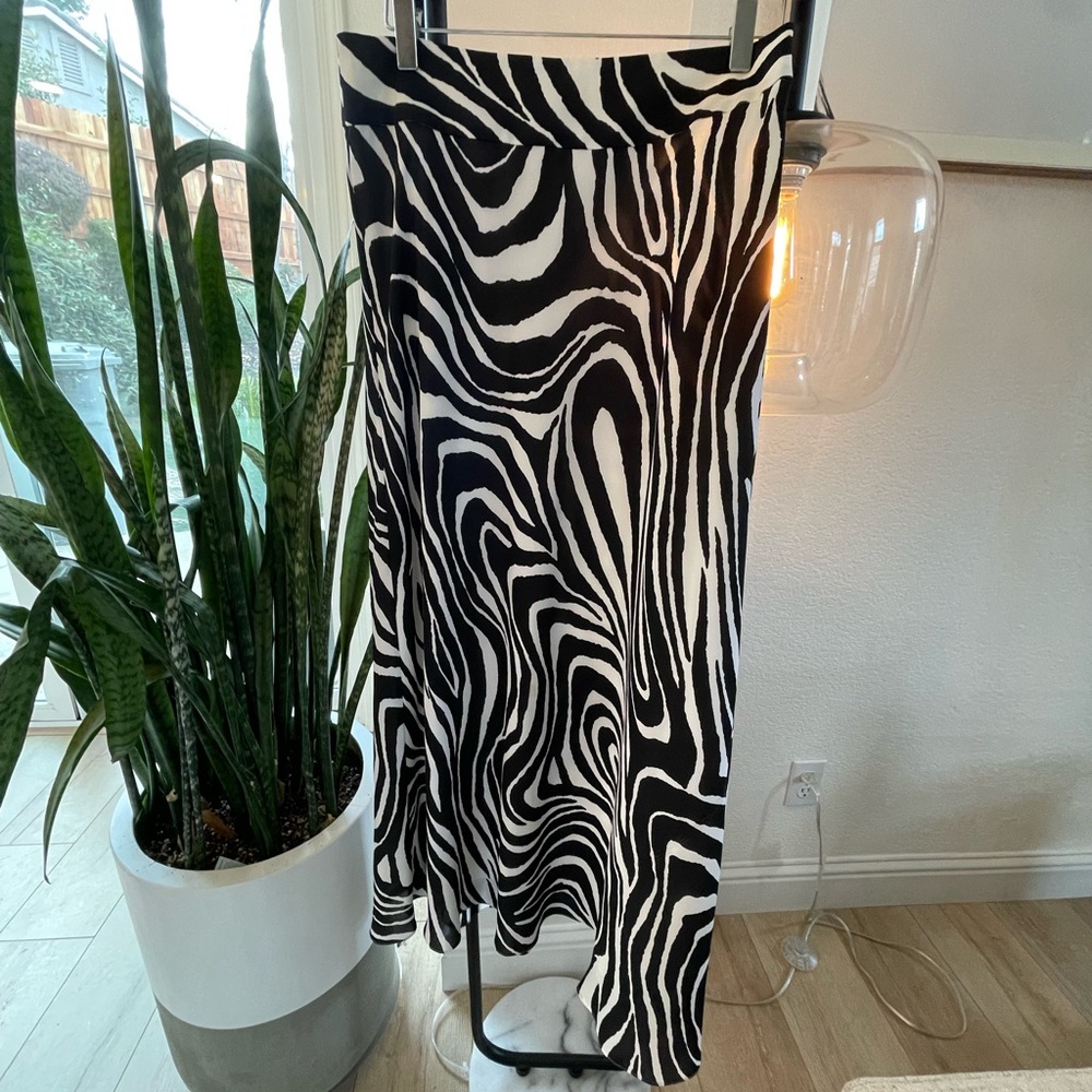 Maxi black and white graphic print zebra